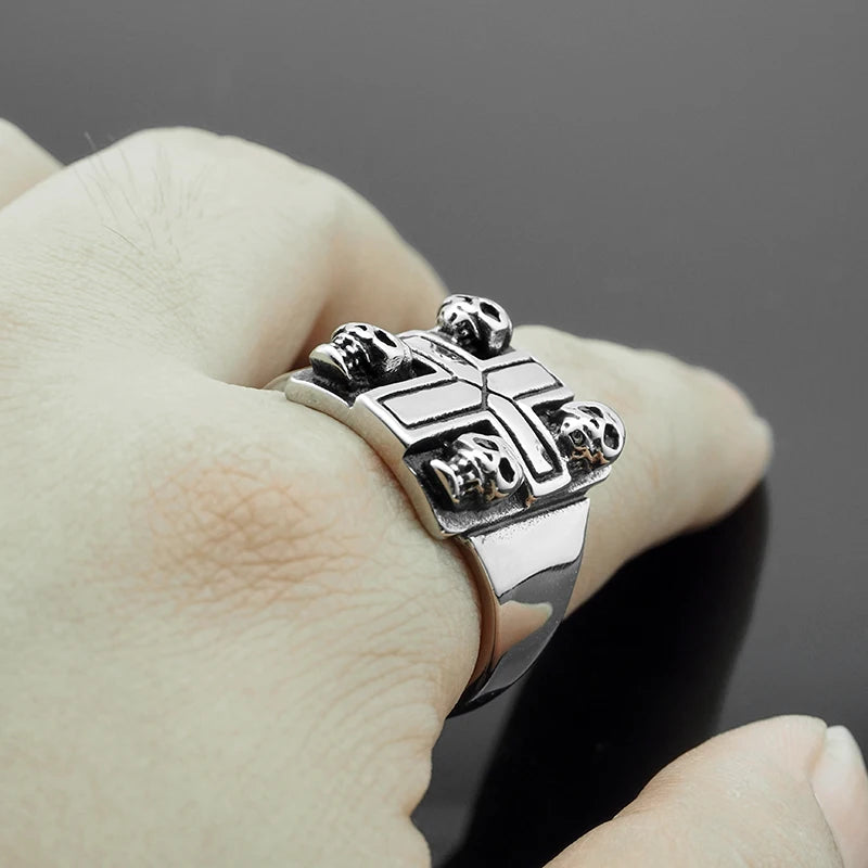 Anillo calavera y Cruz