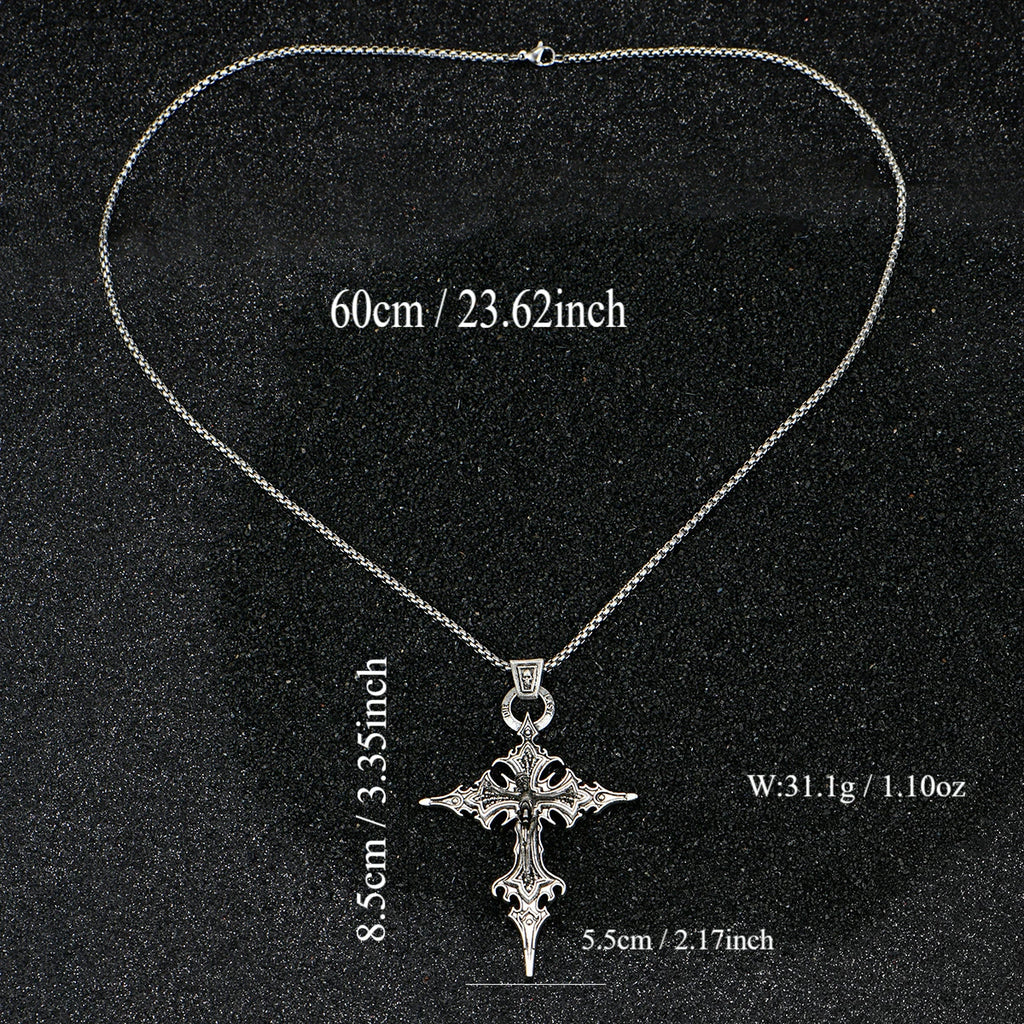 Collar de cruz gótico con Cristo y calavera