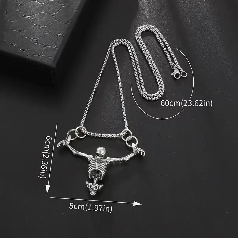 Collar de esqueleto colgado