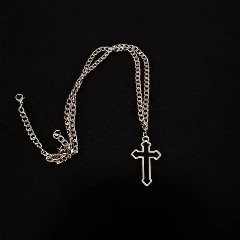 Collar de cruz hueca